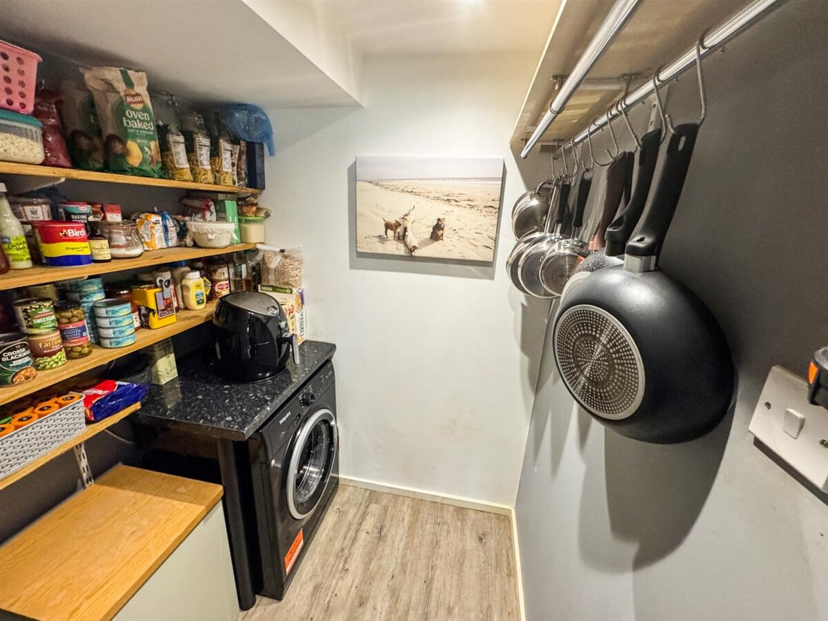 Brisbane Gardens, Corby