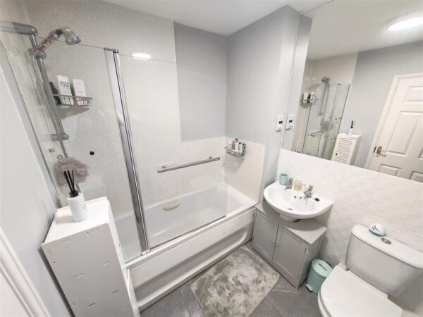 16, Hatfield Close, Corby, North Northamptonshire,