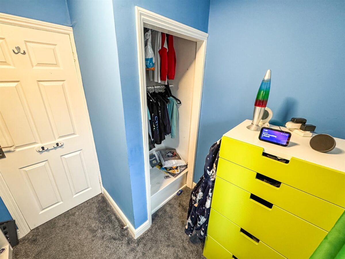 Chelveston Drive, Corby