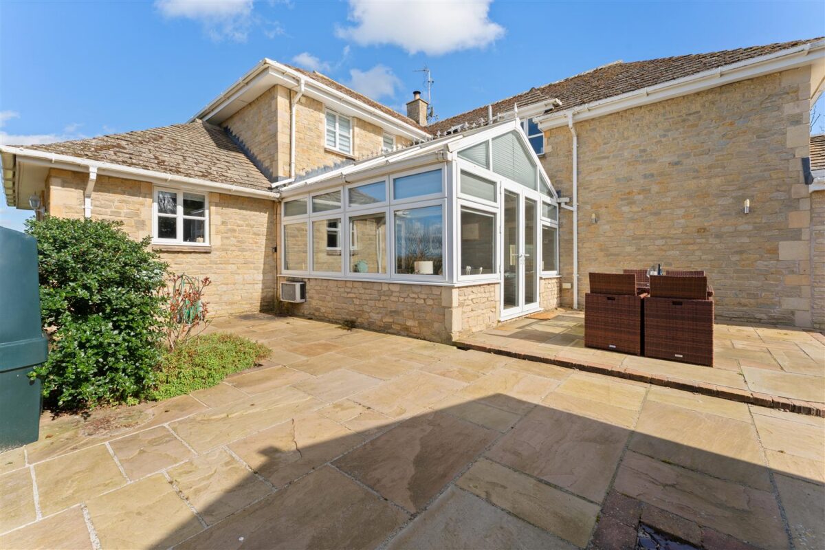 Deenethorpe, Deenethorpe