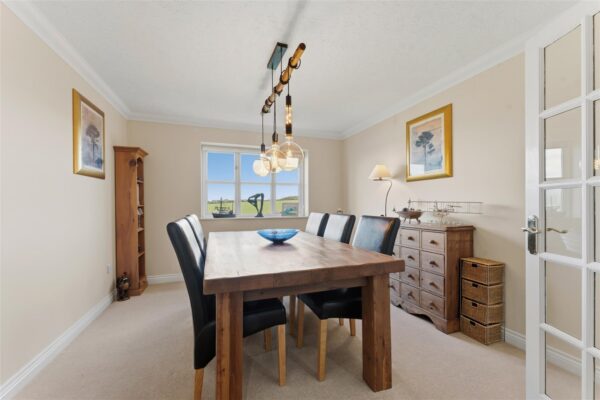 Deenethorpe, Deenethorpe