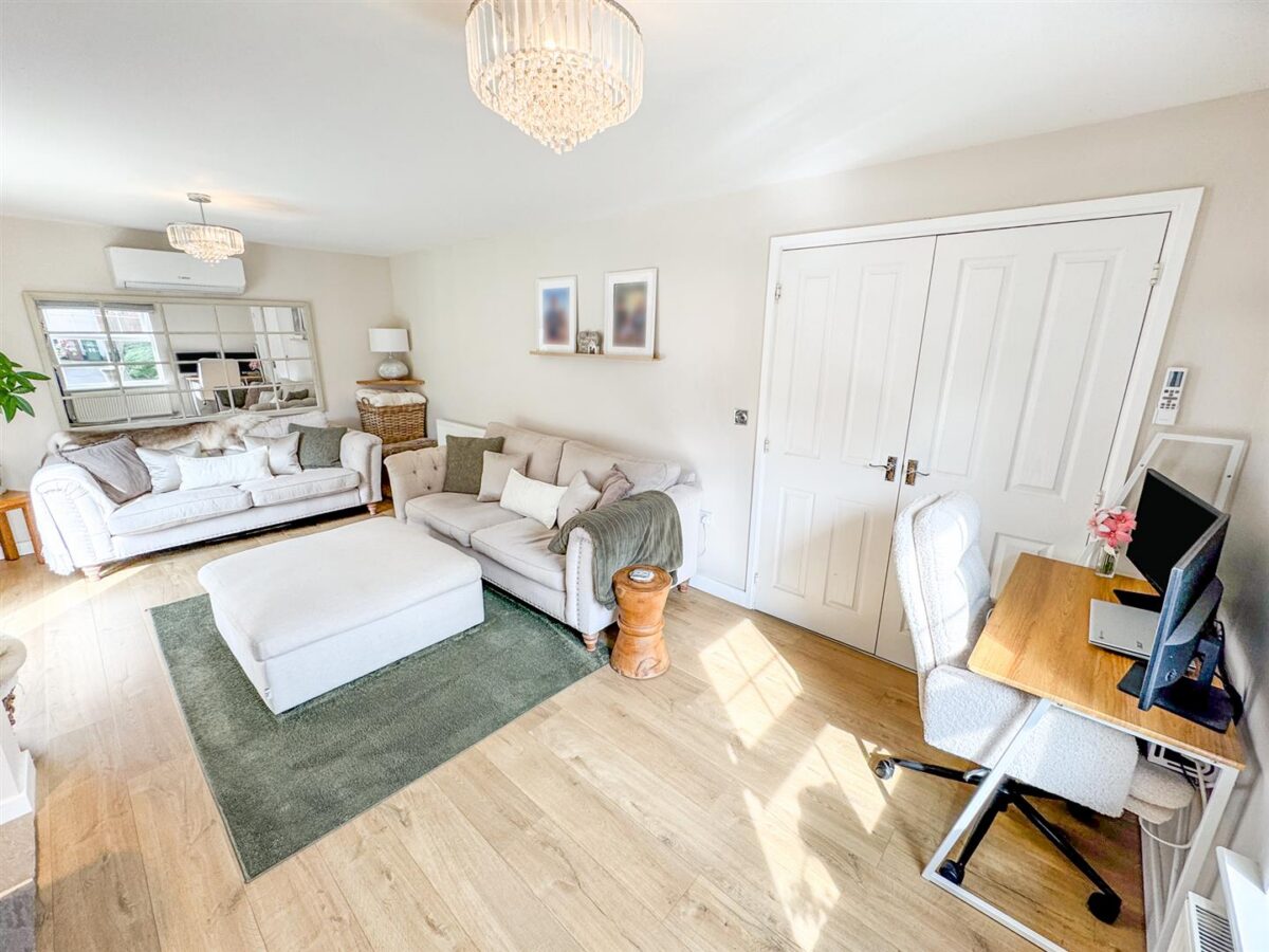 Clarendon Close, Corby