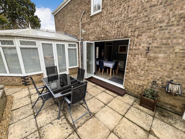 Brisbane Gardens, Corby