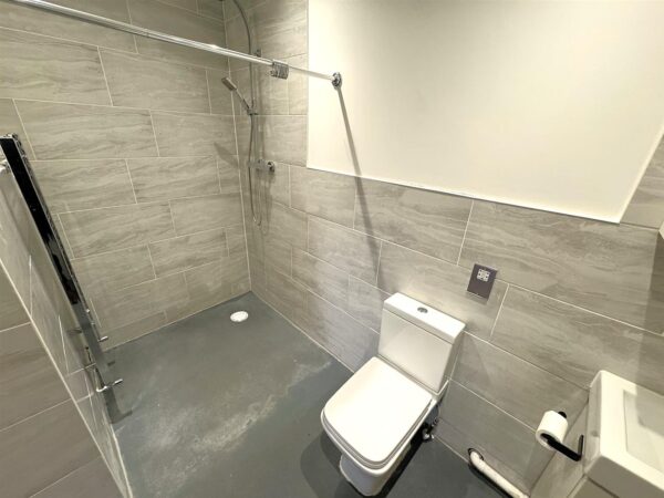 Studfall Avenue, Corby