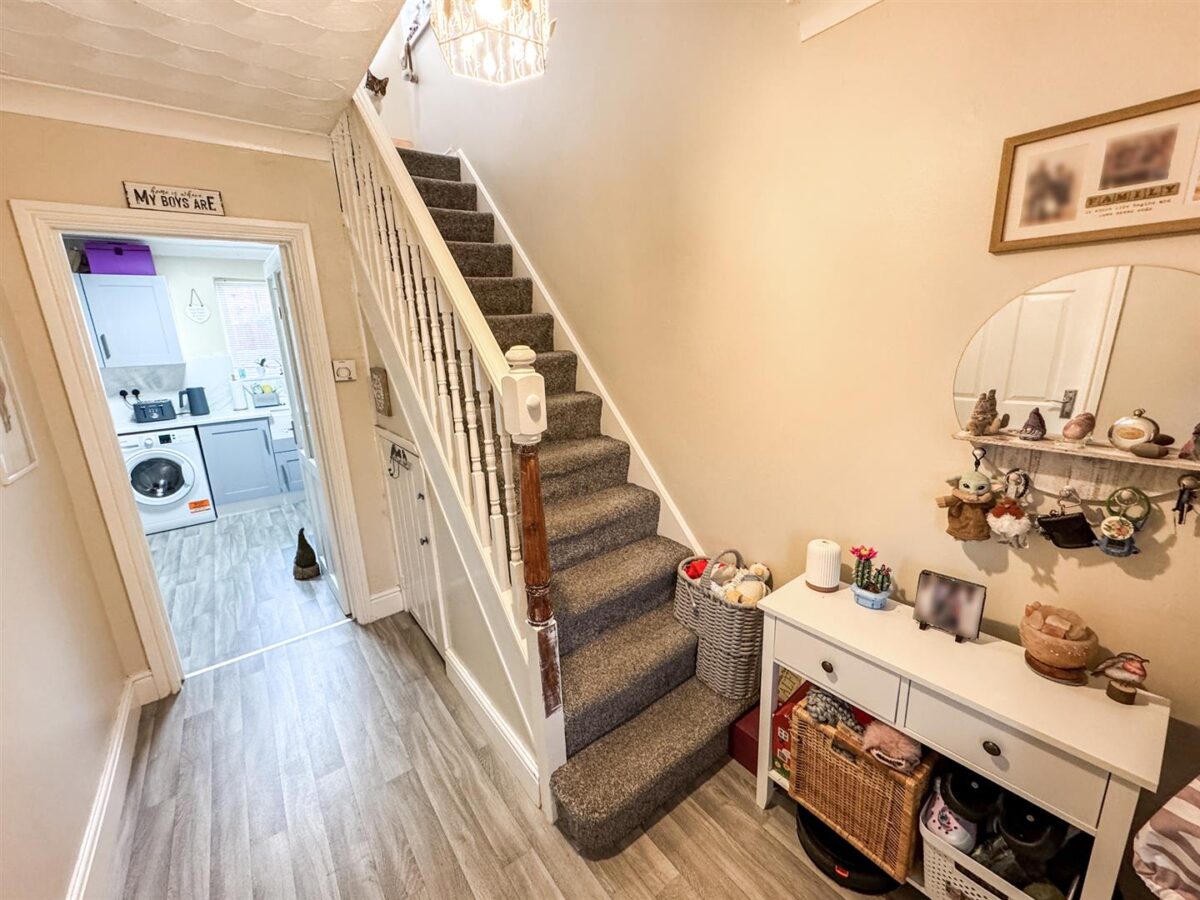 Chelveston Drive, Corby