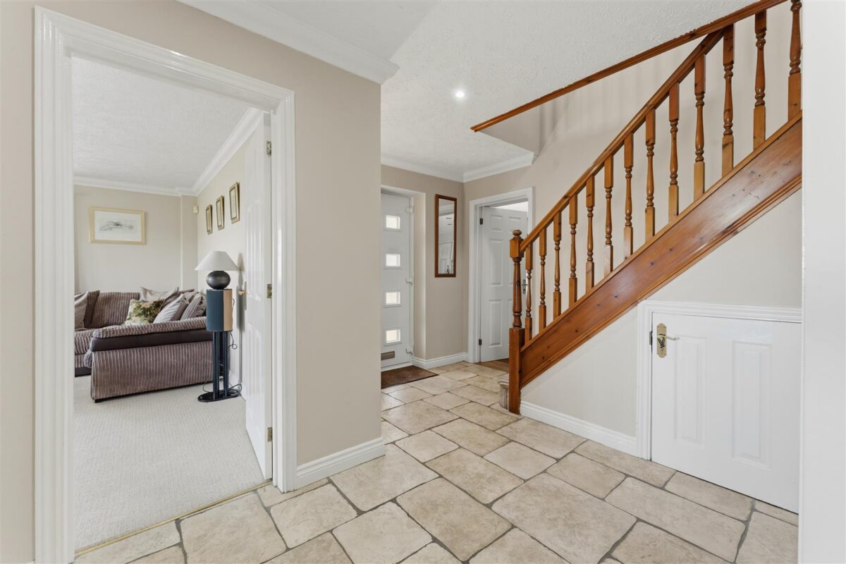 Deenethorpe, Deenethorpe