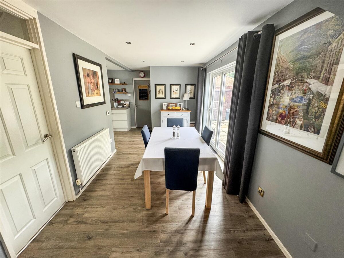 Brisbane Gardens, Corby