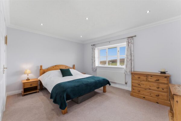 Deenethorpe, Deenethorpe