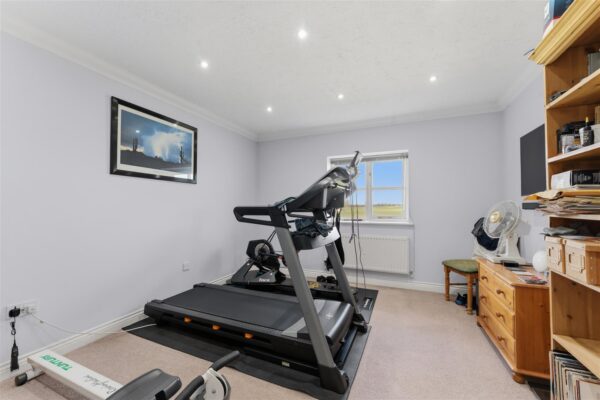 Deenethorpe, Deenethorpe