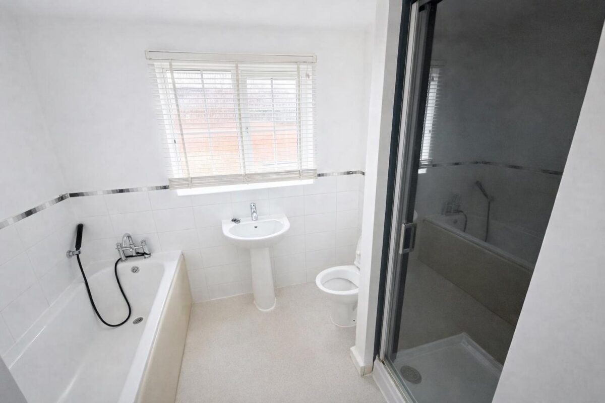 Nuthatch Close, Corby