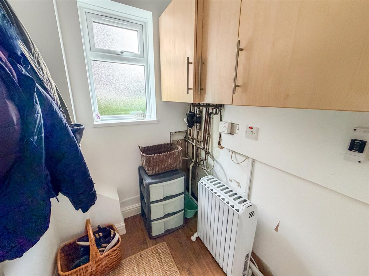 West Glebe Road, Corby