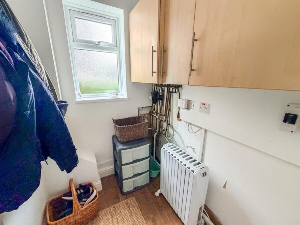 West Glebe Road, Corby