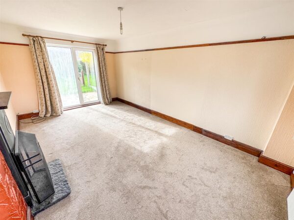 Franklin Fields, Corby