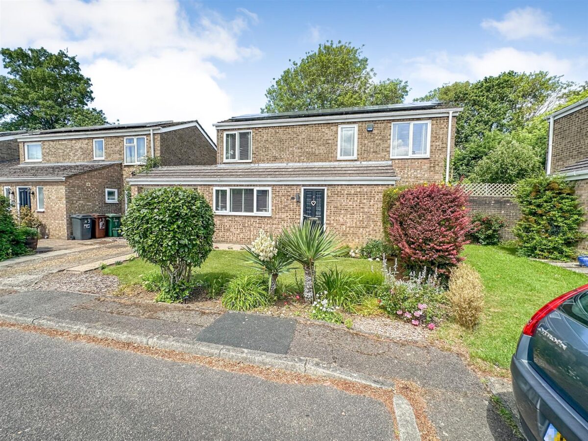 Brisbane Gardens, Corby