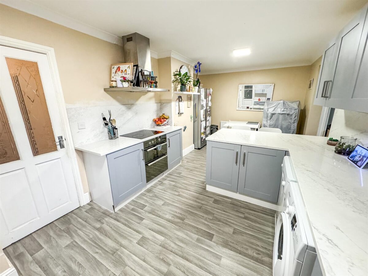 Chelveston Drive, Corby