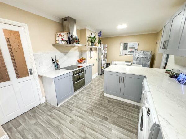 Chelveston Drive, Corby