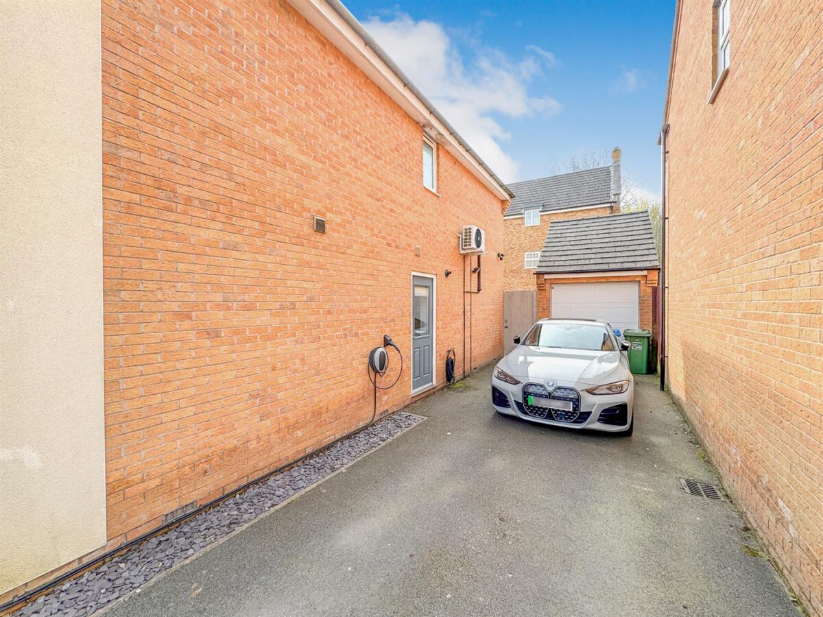 Clarendon Close, Corby