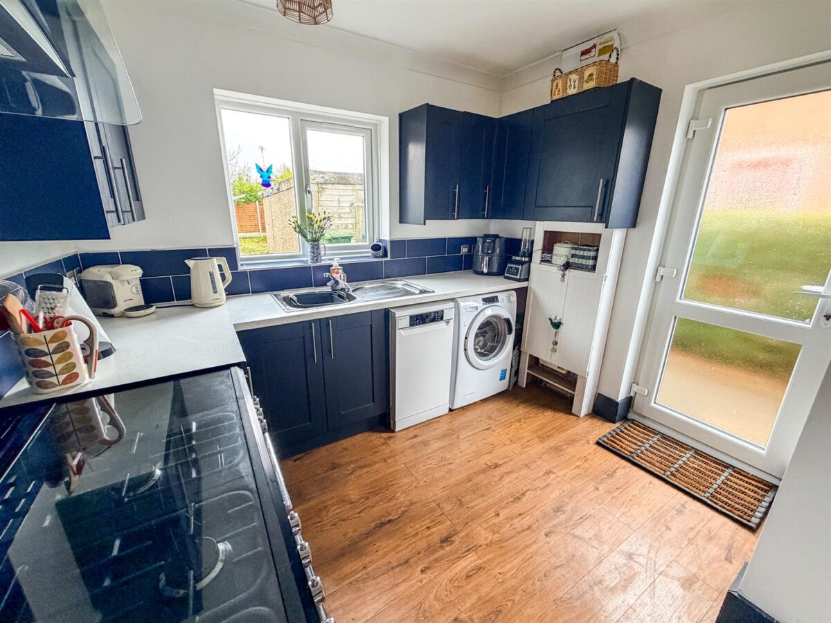 West Glebe Road, Corby