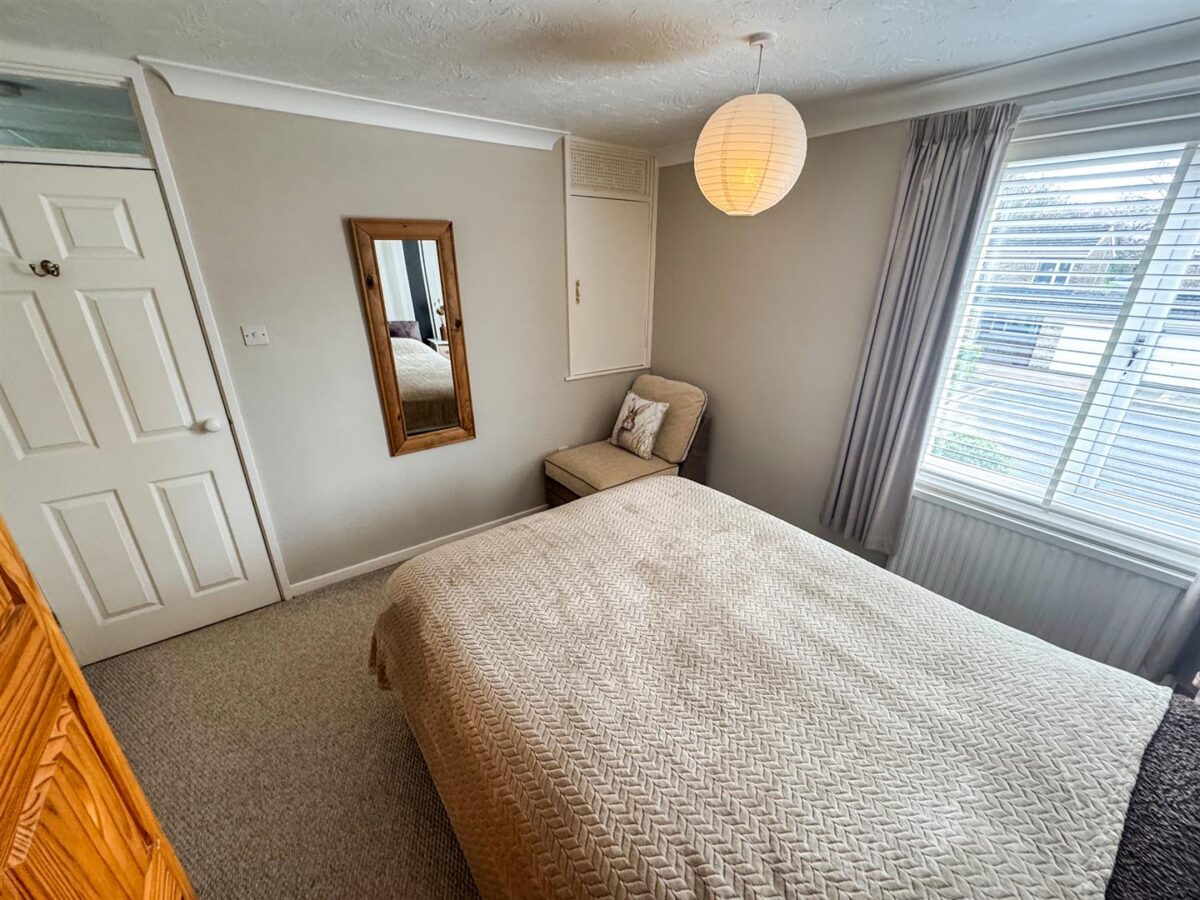 Brisbane Gardens, Corby