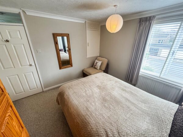 Brisbane Gardens, Corby