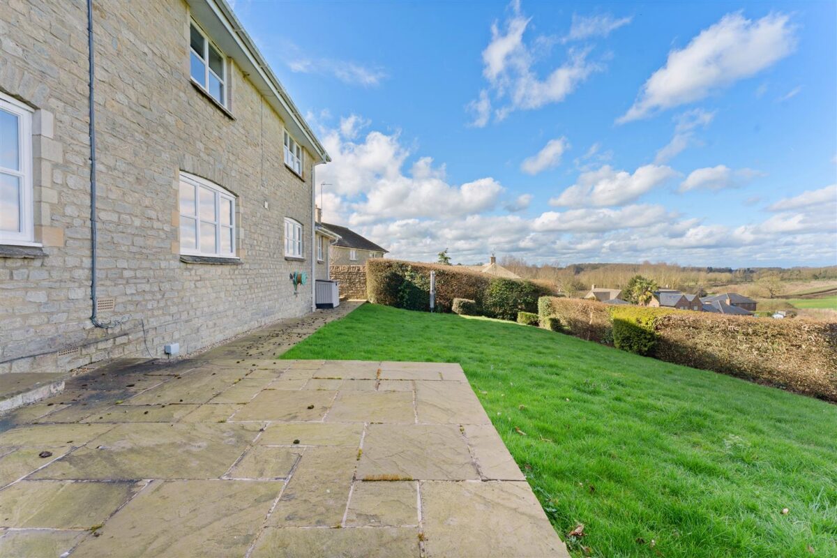 Deenethorpe, Deenethorpe