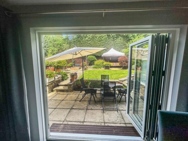Brisbane Gardens, Corby