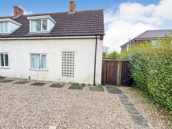 Franklin Fields, Corby