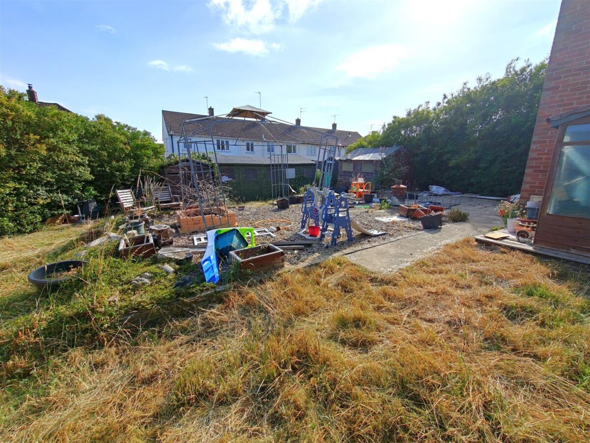 Cransley Gardens, Corby