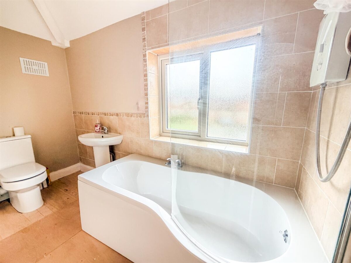 West Glebe Road, Corby