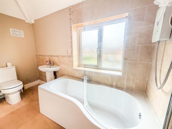 West Glebe Road, Corby