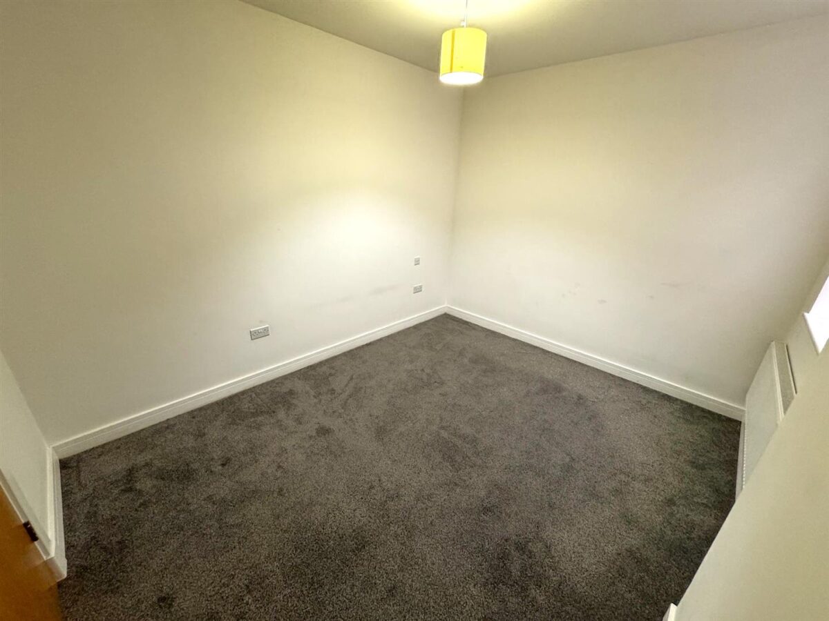 Studfall Avenue, Corby