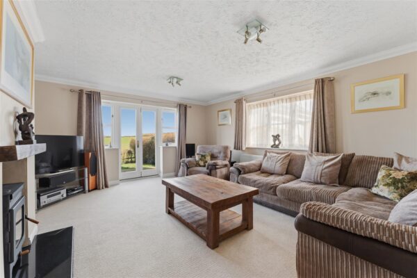 Deenethorpe, Deenethorpe