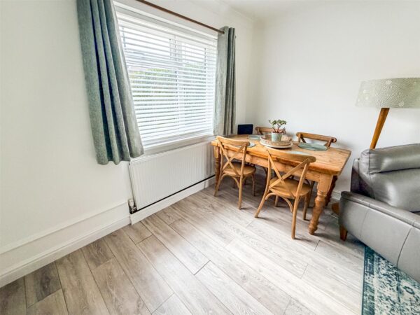 West Glebe Road, Corby