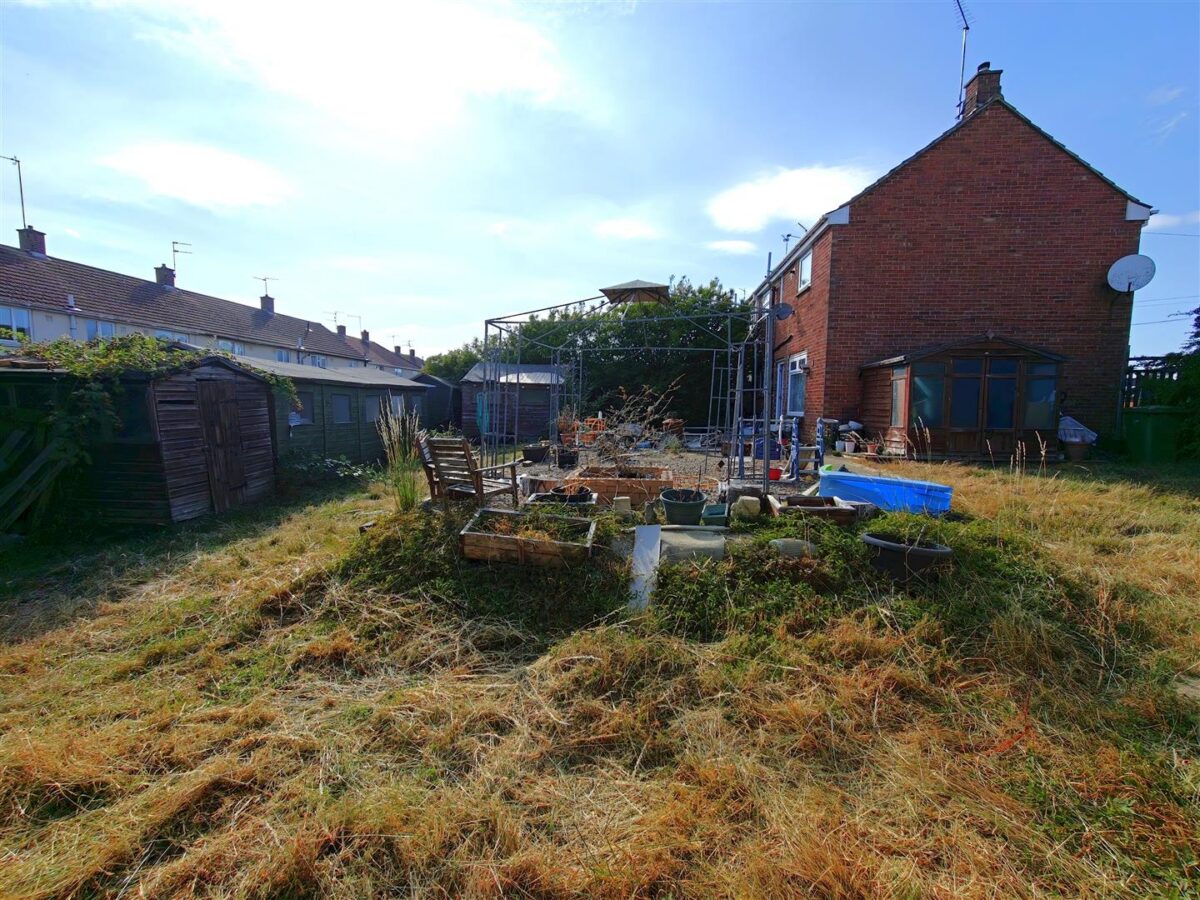 Cransley Gardens, Corby