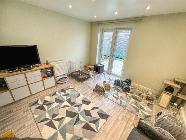 Chelveston Drive, Corby