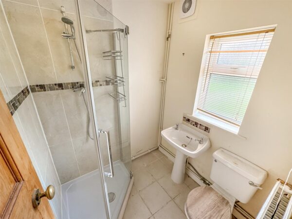 Franklin Fields, Corby