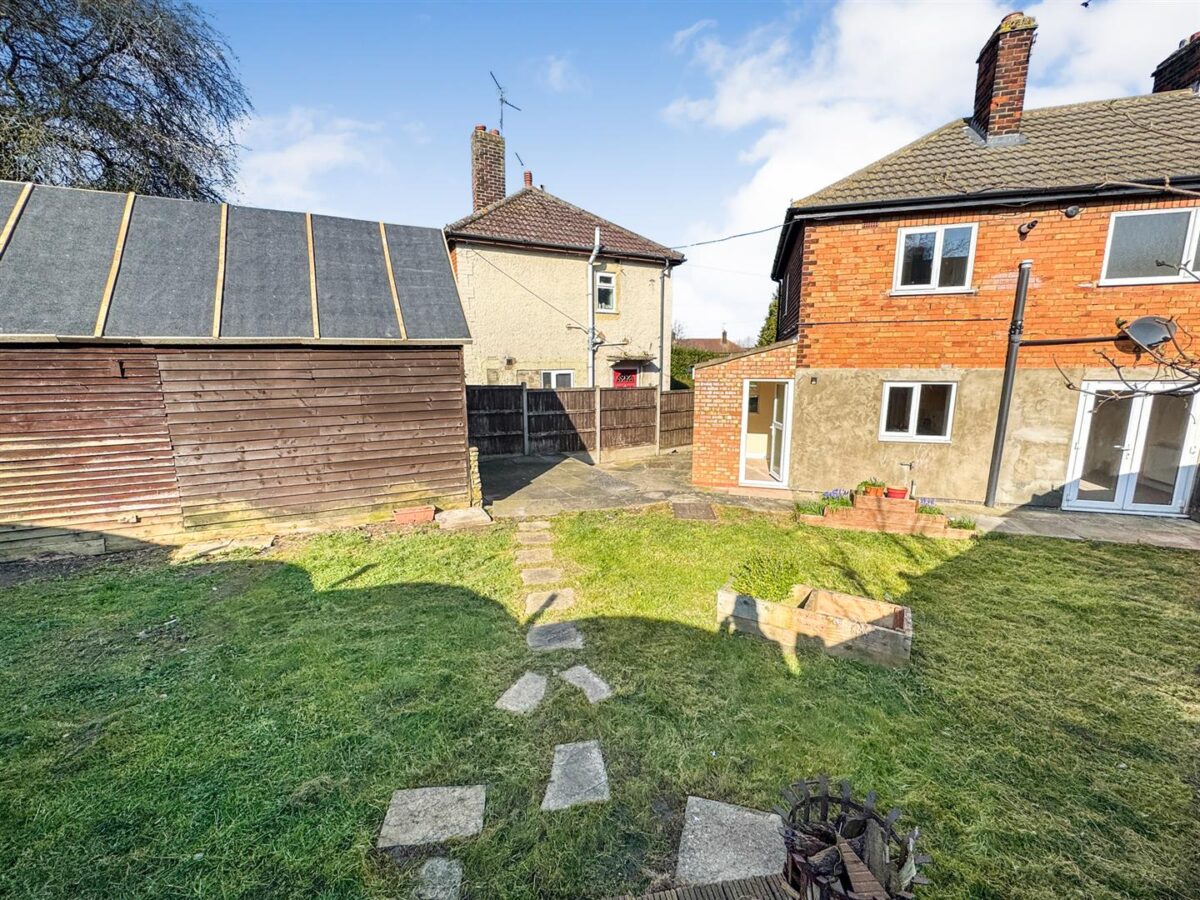 Parsons Grove, Corby