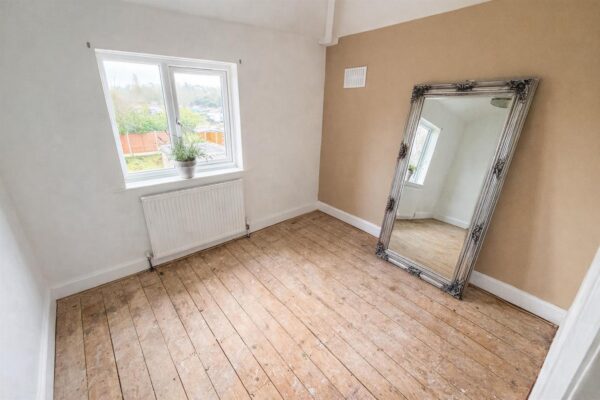 West Glebe Road, Corby