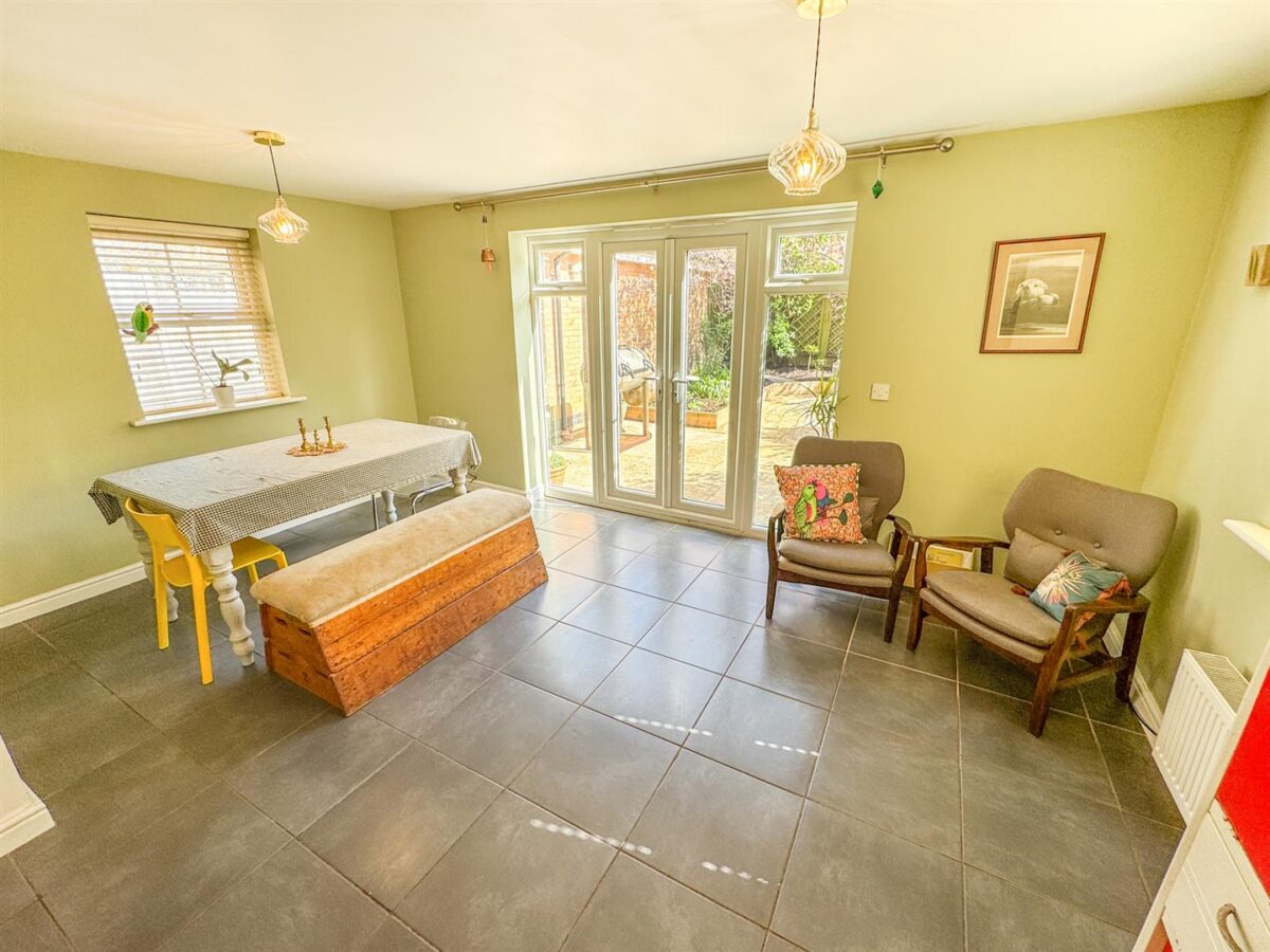 Fieldfare Close, Corby