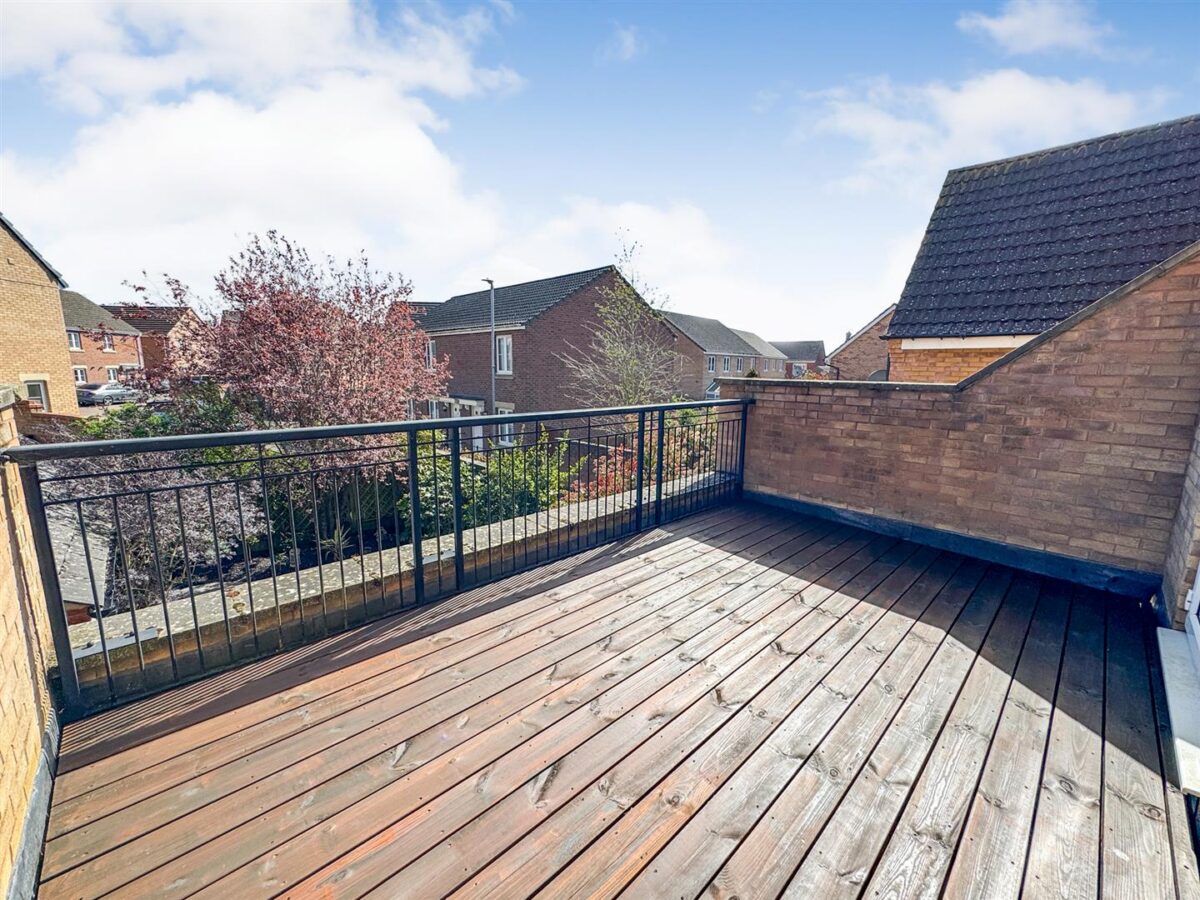 Fieldfare Close, Corby