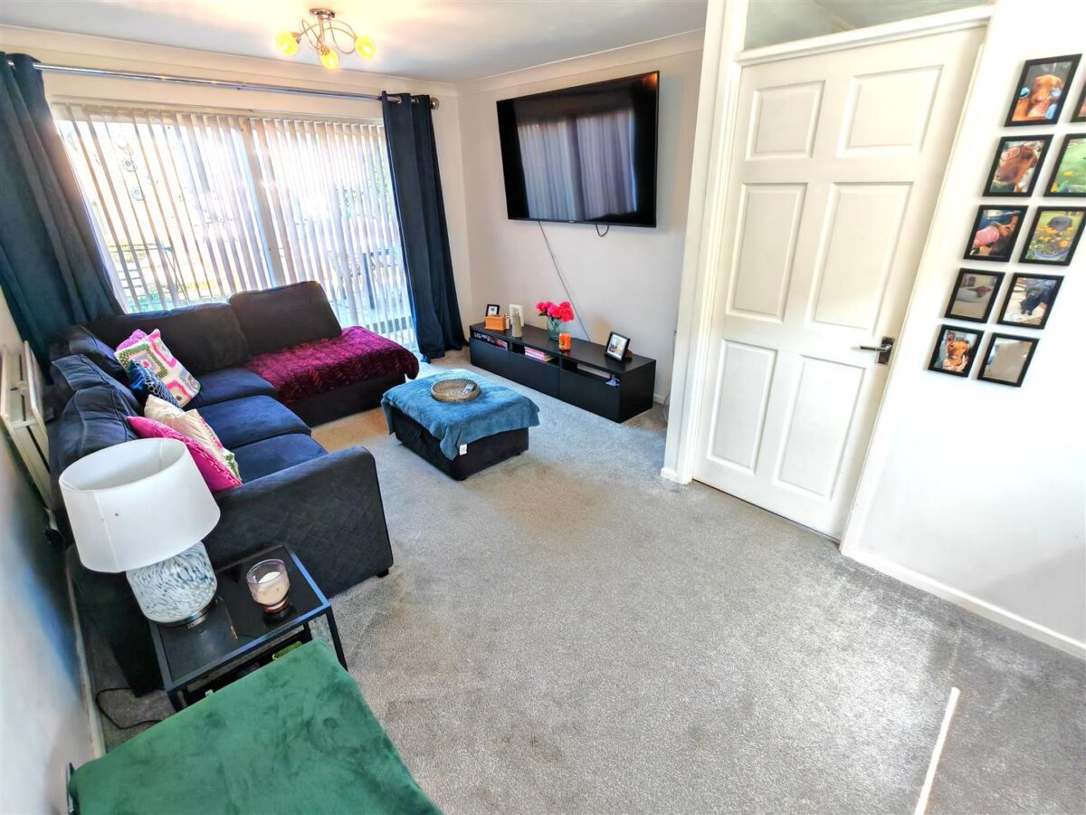 Browning Walk, Corby