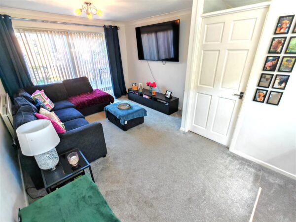 Browning Walk, Corby