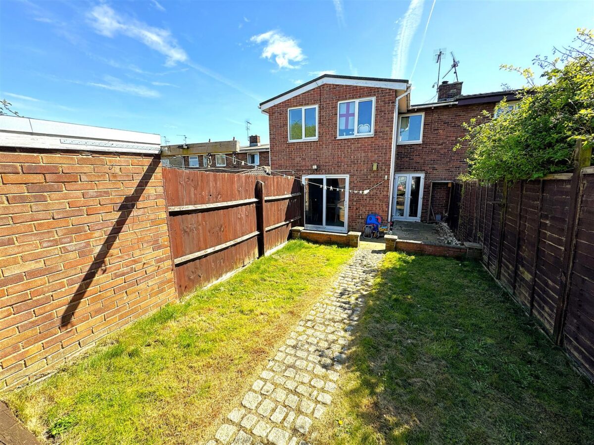 Croyde Avenue, Corby