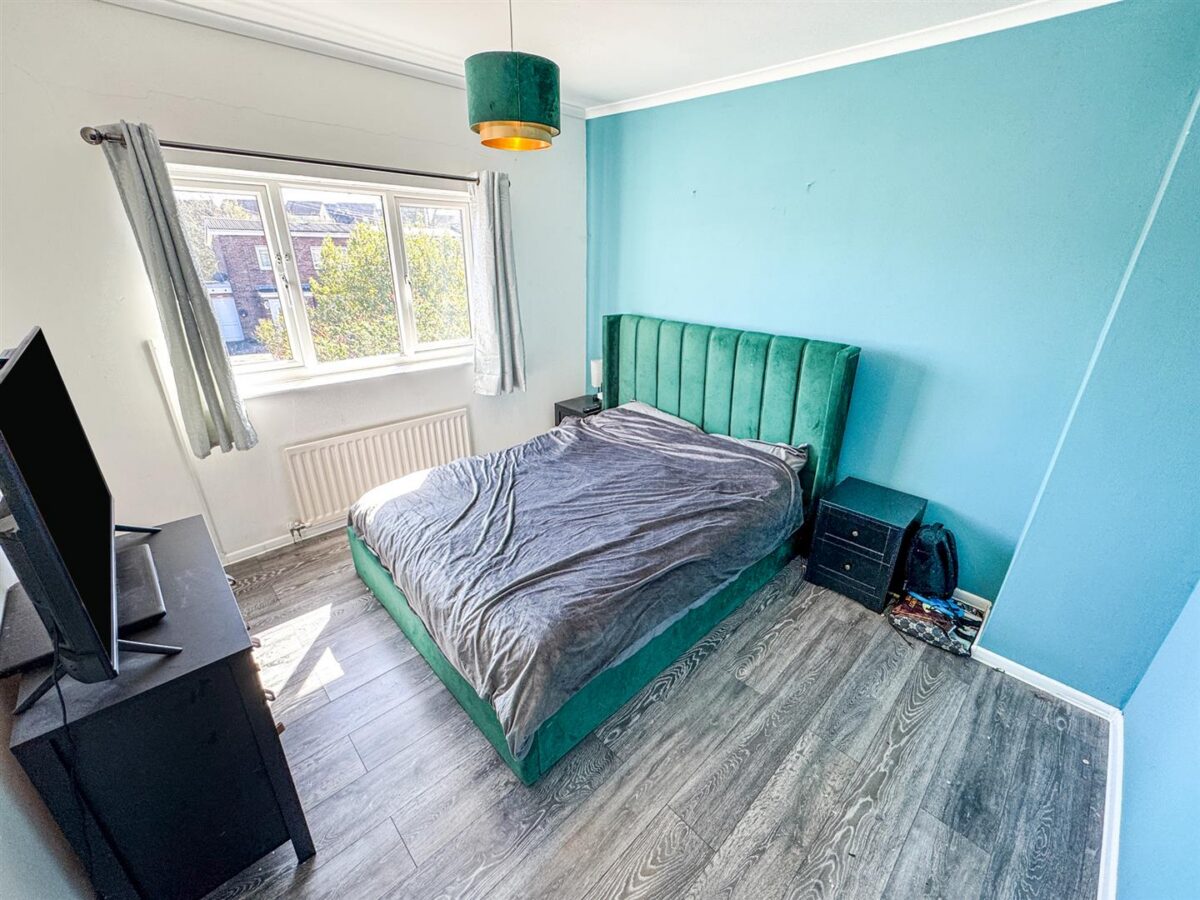 Croyde Avenue, Corby