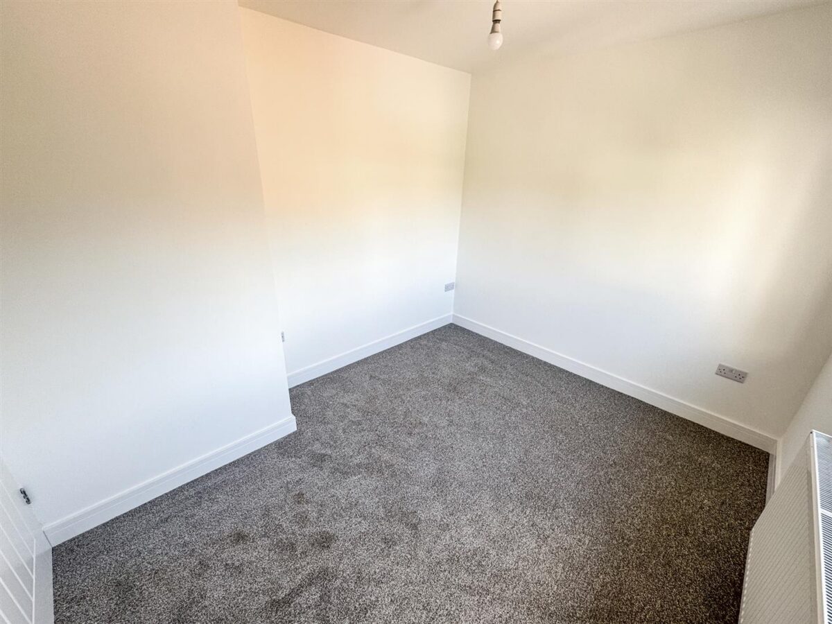 Franklin Fields, Corby