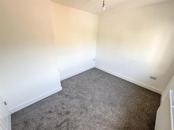 Franklin Fields, Corby