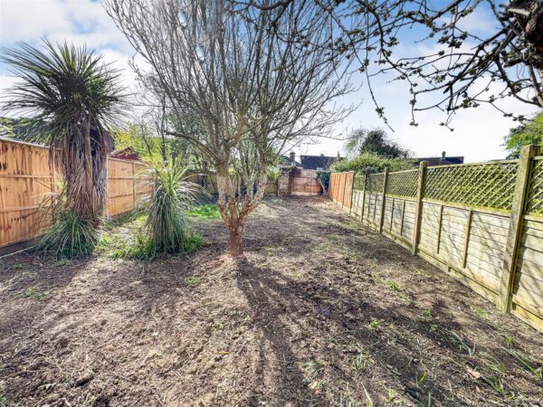 Franklin Fields, Corby