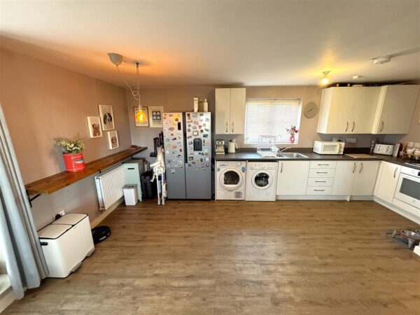 Airfield Way, Weldon, Corby