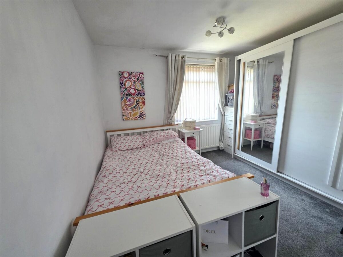 Browning Walk, Corby