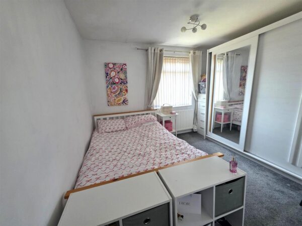 Browning Walk, Corby